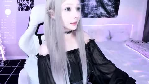 Lily online show from October 2025 05:05:01 AM