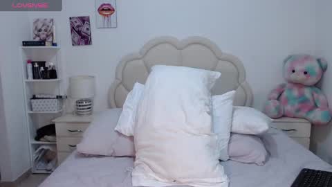 Lily.. online show from February 2025 10:58:01 PM