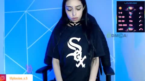 Snapshot of lilylouisee_ chatting on May 2026 11:55:01 PM Liliana louise online show from May 2026 11:55:01 PM
