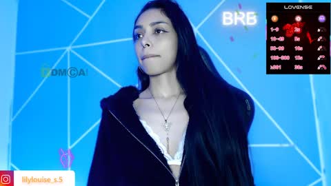 Snapshot of lilylouisee_ chatting on May 2026 01:57:16 AM Liliana louise online show from May 2026 01:57:16 AM