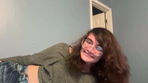Snapshot of lilylustwell chatting on April 2026 01:10:01 AM lilylustwell online show from April 2026 01:10:01 AM