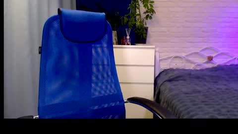 Lily online show from November 2025 07:36:02 AM