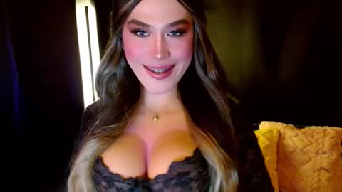 Snapshot of lilymonstercock chatting on January 2025 12:50:02 AM IM YOUR TRUE GODESS Lilymonstercock online show from January 2025 12:50:02 AM