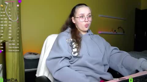 Snapshot of lilysweet13 chatting on October 2025 11:33:02 AM Lily online show from October 2025 11:33:02 AM