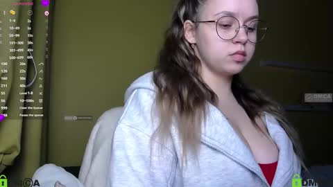 Snapshot of lilysweet13 chatting on October 2025 12:27:02 PM Lily online show from October 2025 12:27:02 PM