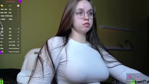 Snapshot of lilysweet13 chatting on October 2025 01:00:01 PM Lily online show from October 2025 01:00:01 PM