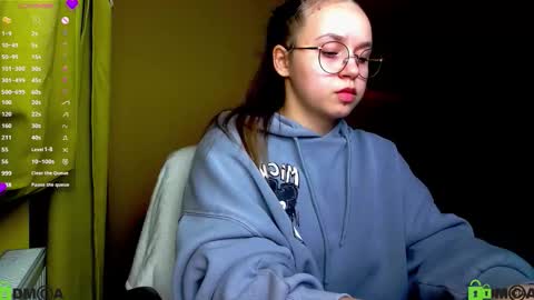 Snapshot of lilysweet13 chatting on October 2025 01:59:02 PM Lily online show from October 2025 01:59:02 PM