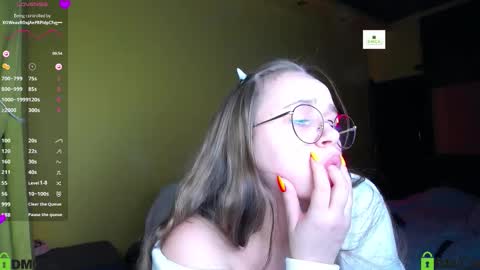 Snapshot of lilysweet13 chatting on November 2025 08:53:01 PM Lily online show from November 2025 08:53:01 PM