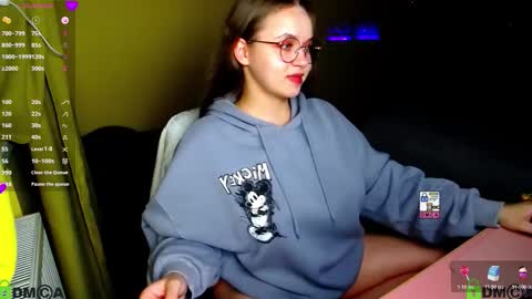 Snapshot of lilysweet13 chatting on November 2025 09:36:02 PM Lily online show from November 2025 09:36:02 PM