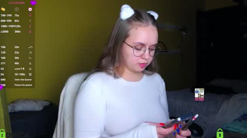 Snapshot of lilysweet13 chatting on November 2025 07:48:02 PM Lily online show from November 2025 07:48:02 PM