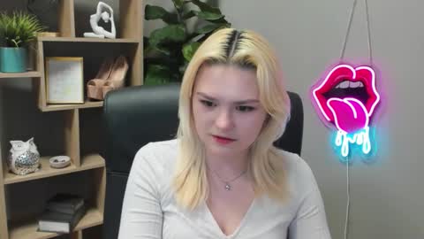 Lily online show from March 2026 07:34:01 AM