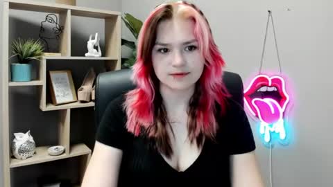 Snapshot of lilysweetxo chatting on June 2026 06:58:02 AM Lily online show from June 2026 06:58:02 AM