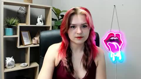 Snapshot of lilysweetxo chatting on June 2026 06:48:02 AM Lily online show from June 2026 06:48:02 AM