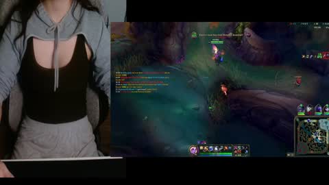 Snapshot of lilythrone chatting on January 2025 11:19:01 PM Lily Rone online show from January 2025 11:19:01 PM