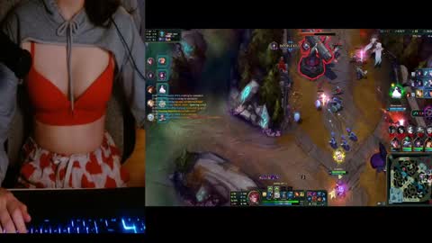 Snapshot of lilythrone chatting on January 2025 05:21:02 AM Lily Rone online show from January 2025 05:21:02 AM