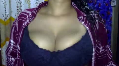 limaakter246618 online show from November 2025 04:51:02 PM