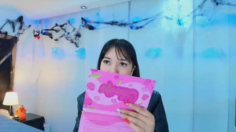  Lina Bedoya  online show from October 2025 11:44:02 AM