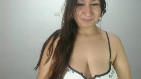 iiisabella online show from November 2025 09:34:01 AM
