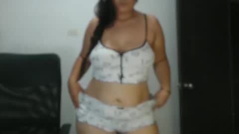 iiisabella online show from April 2026 02:10:02 PM