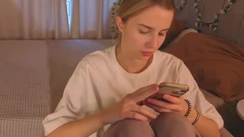 Snapshot of lina_reeds chatting on July 2026 01:07:01 AM LINA online show from July 2026 01:07:01 AM