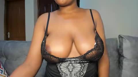 Snapshot of lina_sexy58 chatting on November 2025 01:44:02 PM lina sexy58 online show from November 2025 01:44:02 PM