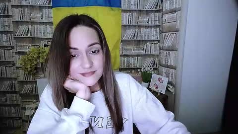 Lina online show from November 2025 02:42:02 PM