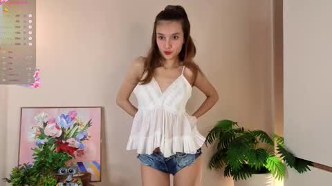 Lina online show from November 2025 11:01:02 AM