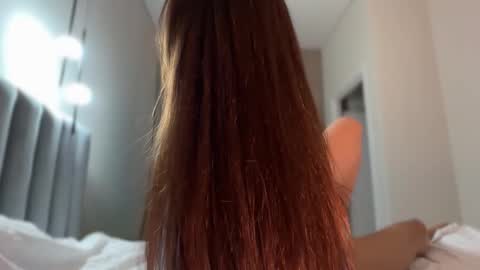 Lina online show from September 2025 06:19:02 PM