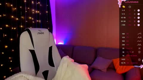 Snapshot of linablossom chatting on November 2025 08:17:01 AM Lina online show from November 2025 08:17:01 AM