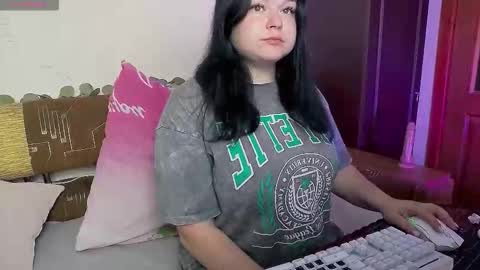 Snapshot of linasexy777 chatting on September 2025 05:42:01 AM Lina online show from September 2025 05:42:01 AM