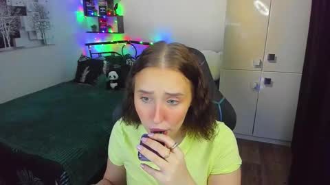 Lina online show from March 2026 10:16:02 PM