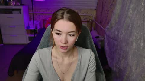 Luna online show from April 2026 06:24:02 PM