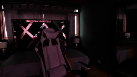 Snapshot of linda4petite chatting on January 2025 09:14:02 PM Linda online show from January 2025 09:14:02 PM