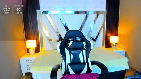 Snapshot of linda4petite chatting on November 2025 05:41:01 PM Linda online show from November 2025 05:41:01 PM