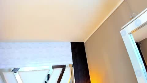 Snapshot of linda4petite chatting on November 2025 06:11:02 PM Linda online show from November 2025 06:11:02 PM