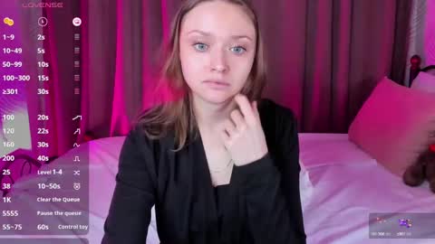 Snapshot of linda__bryant chatting on December 2024 01:28:01 AM Linda GMT2 Mon Tu Fri Sa Su 0300am-1000 am online show from December 2024 01:28:01 AM