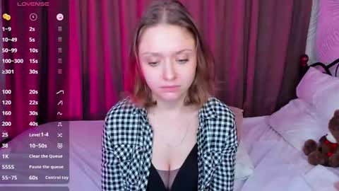 Snapshot of linda__bryant chatting on January 2025 03:48:01 AM Linda GMT2 Mon Tu Fri Sa Su 0300am-1000 am online show from January 2025 03:48:01 AM