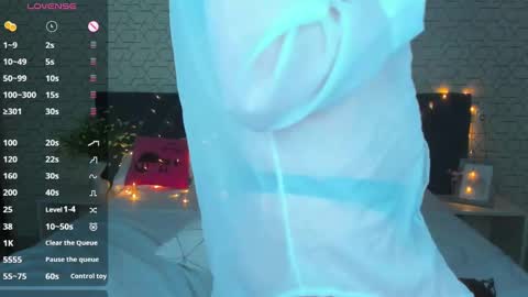 Snapshot of linda__bryant chatting on February 2025 12:29:01 AM Linda GMT2 Mon Tu Fri Sa Su 0300am-1000 am online show from February 2025 12:29:01 AM