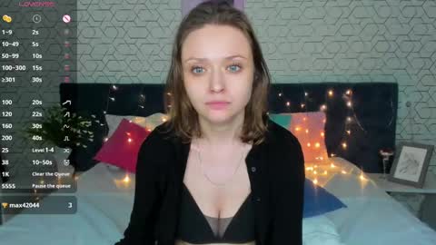 Snapshot of linda__bryant chatting on February 2025 05:42:01 PM Linda GMT2 Mon Tu Fri Sa Su 0300am-1000 am online show from February 2025 05:42:01 PM