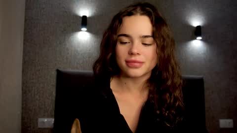 Snapshot of linda_clarsss chatting on October 2025 01:40:02 PM Linda online show from October 2025 01:40:02 PM