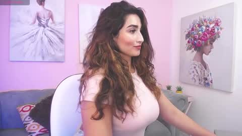 Maria Paula online show from October 2025 12:09:02 PM