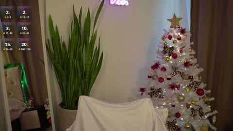 Snapshot of linda_warners chatting on December 2024 08:19:02 AM Call me Linda online show from December 2024 08:19:02 AM