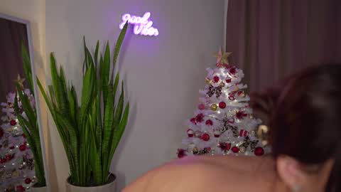 Snapshot of linda_warners chatting on December 2024 10:32:02 PM Call me Linda online show from December 2024 10:32:02 PM