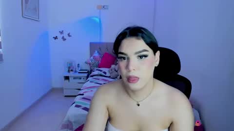 Snapshot of linda_zaam8386 chatting on October 2025 07:05:02 PM online show from October 2025 07:05:02 PM