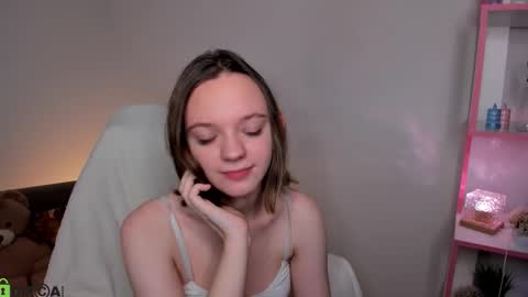 Snapshot of lindaa_bell chatting on December 2025 01:44:02 AM My real name is Olivia online show from December 2025 01:44:02 AM