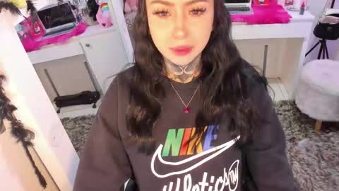 Snapshot of lindaa_miller chatting on November 2025 04:39:02 AM linda miller online show from November 2025 04:39:02 AM