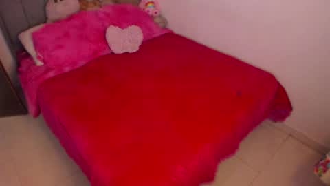 Snapshot of lindaa_miller chatting on November 2025 05:07:02 AM linda miller online show from November 2025 05:07:02 AM