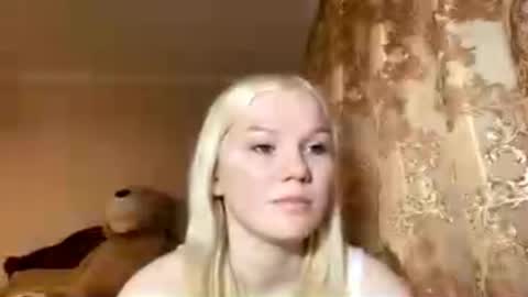 Snapshot of lindabreines chatting on December 2025 10:31:01 AM Luna online show from December 2025 10:31:01 AM