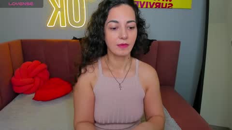 Snapshot of lindainsatiable chatting on February 2025 01:36:01 AM Linda online show from February 2025 01:36:01 AM