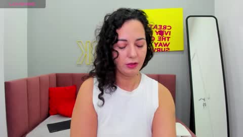 Snapshot of lindainsatiable chatting on November 2025 01:29:01 AM Linda online show from November 2025 01:29:01 AM